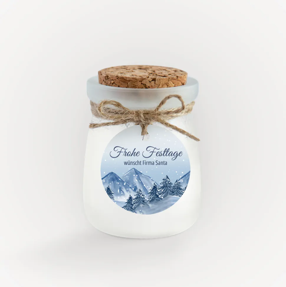 Duftkerze Vanille mit Korkdeckel + Anhänger geschäftlich "Winterlandschaft Berge"
