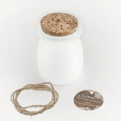 Duftkerze Vanille mit Korkdeckel + Anhänger "Holz und Spitze"