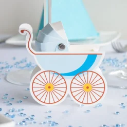 Gastgeschenk "Kinderwagen" hellblau