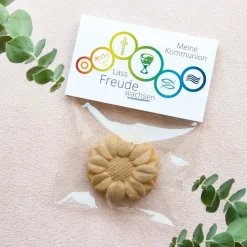 Gastgeschenk Samenbombe Kommunion + Etikett Regenbogen Symbole