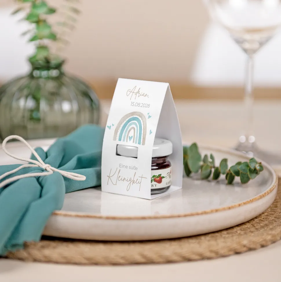Geschenktäschchen mit Erdbeer Konfitüre "Regenbogen mit Herzen Pastell"