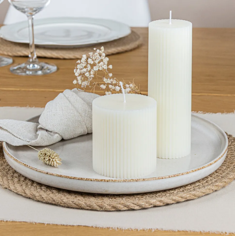Stumpenkerze mit Rillen creme 15 cm
