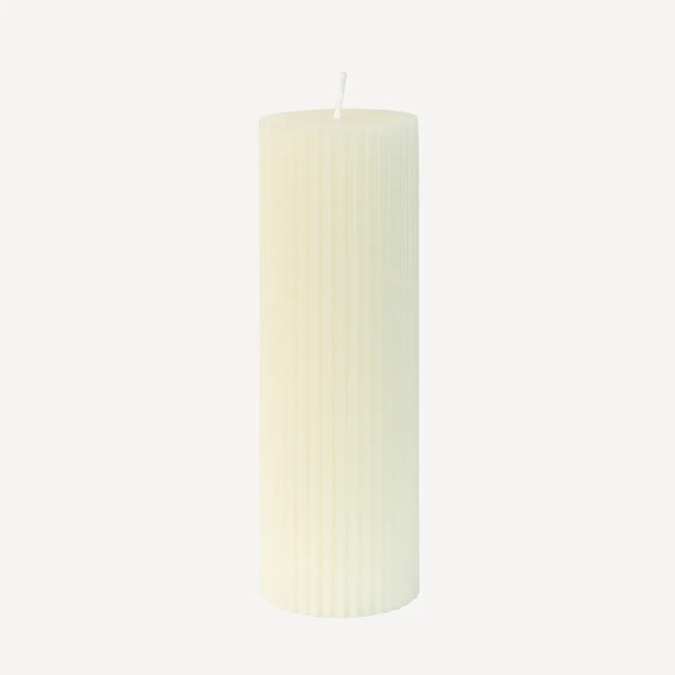 Stumpenkerze mit Rillen creme 15 cm
