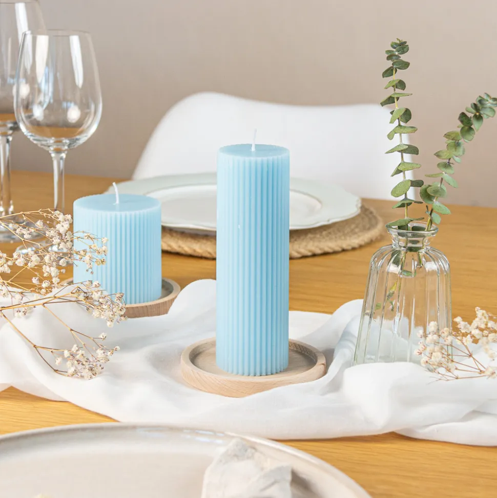 Stumpenkerze mit Rillen hellblau 15 cm